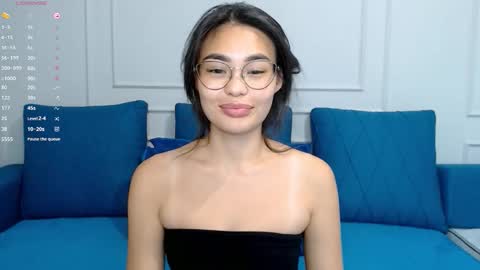 Snapshot of little_v1rgin_angel chatting on 10/10/25, 08:13 Kwan online show from 10/10/25, 08:13