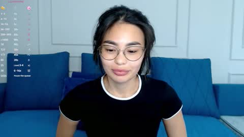 Snapshot of little_v1rgin_angel chatting on 10/14/25, 09:43 Kwan online show from 10/14/25, 09:43