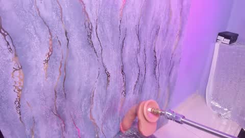 Snapshot of little_valentinaa chatting on 11/22/25, 11:42 little_valentinaa online show from 11/22/25, 11:42