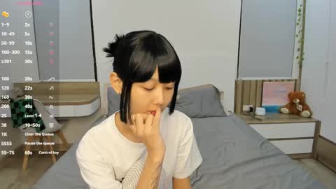 Snapshot of little_yena chatting on 04/23/26, 07:27 Yena and Gabby online show from 04/23/26, 07:27
