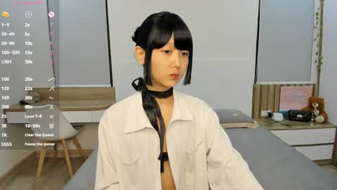 Snapshot of little_yena chatting on 04/26/26, 06:27 Yena and Gabby online show from 04/26/26, 06:27