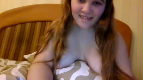 Snapshot of littleangelsex chatting on 01/21/25, 02:37 littleangelsex online show from 01/21/25, 02:37