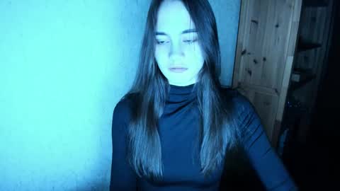 littleashleyy online show from 12/21/25, 12:40