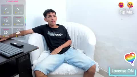 Snapshot of littlecum18 chatting on 06/11/26, 11:30 Pipe online show from 06/11/26, 11:30