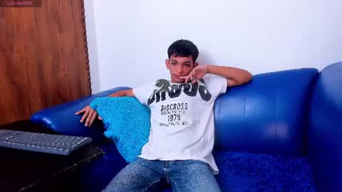 Snapshot of littlecum18 chatting on 06/17/26, 12:07 Pipe online show from 06/17/26, 12:07