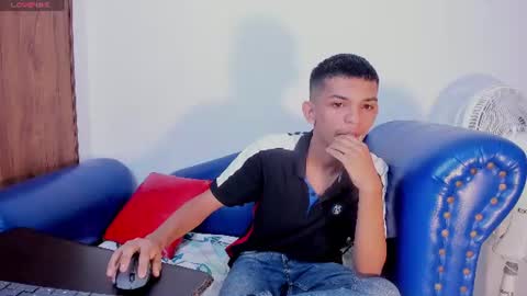 Snapshot of littlecum18 chatting on 06/21/26, 12:19 Pipe online show from 06/21/26, 12:19