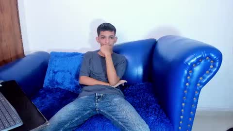 Snapshot of littlecum18 chatting on 07/01/26, 12:18 Pipe online show from 07/01/26, 12:18