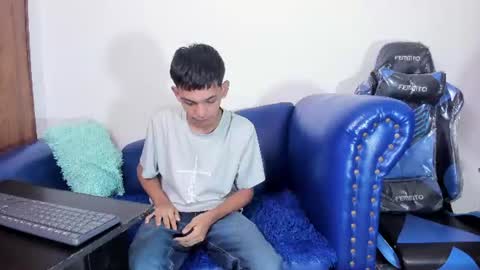 Snapshot of littlecum18 chatting on 07/21/26, 12:29 Pipe online show from 07/21/26, 12:29