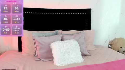  Violet  Alyson  online show from 11/04/25, 04:22