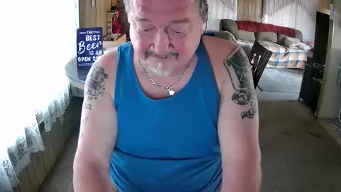 Littled83057 online show from 02/01/25, 09:51