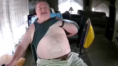 Littled83057 online show from 11/18/25, 07:18