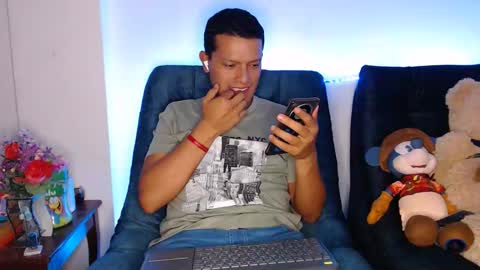 Snapshot of littledicklatin chatting on 04/27/26, 02:53 Manu online show from 04/27/26, 02:53