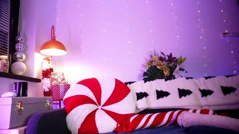 Emily Hill online show from 12/19/25, 09:11