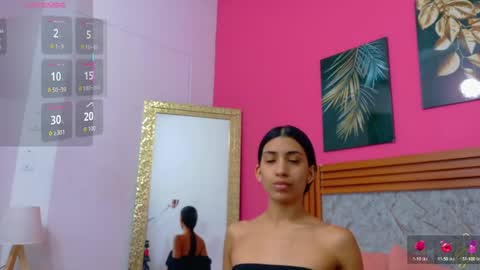 Snapshot of littlee_emilyy_ chatting on 05/20/26, 01:06 Emily online show from 05/20/26, 01:06