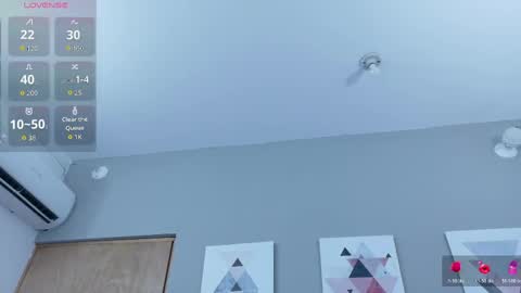 Snapshot of littlee_emilyy_ chatting on 05/22/26, 02:51 Emily online show from 05/22/26, 02:51