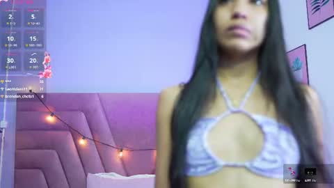 Snapshot of littlee_emilyy_ chatting on 07/12/26, 07:49 Emily online show from 07/12/26, 07:49