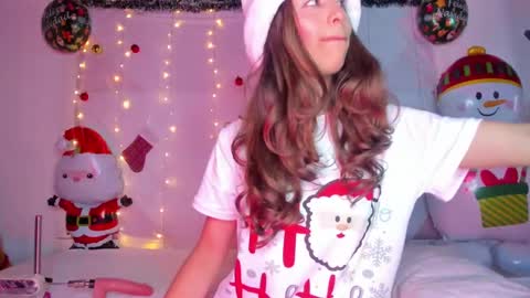 Snapshot of littlee_emma_ chatting on 12/28/24, 06:39 littlee_emma_ online show from 12/28/24, 06:39