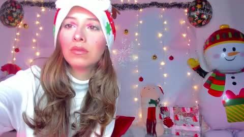Snapshot of littlee_emma_ chatting on 12/30/24, 03:03 littlee_emma_ online show from 12/30/24, 03:03