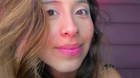 Snapshot of littlee_emma_ chatting on 01/04/25, 09:32 littlee_emma_ online show from 01/04/25, 09:32