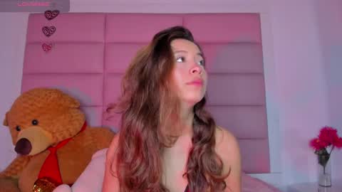 Snapshot of littlee_emma_ chatting on 01/10/25, 03:18 littlee_emma_ online show from 01/10/25, 03:18