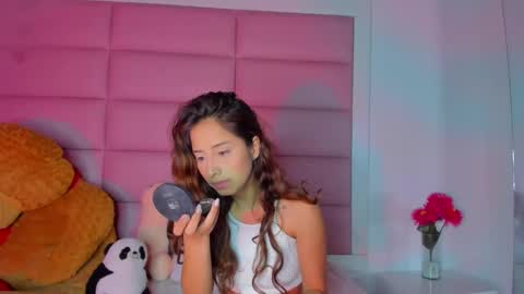 Snapshot of littlee_emma_ chatting on 01/13/25, 03:12 littlee_emma_ online show from 01/13/25, 03:12