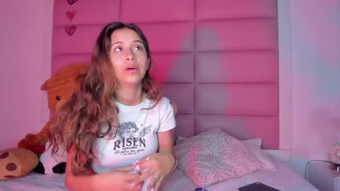 Snapshot of littlee_emma_ chatting on 02/10/25, 03:13 littlee_emma_ online show from 02/10/25, 03:13