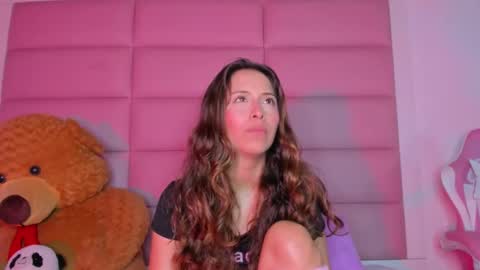 Snapshot of littlee_emma_ chatting on 03/02/25, 09:10 littlee_emma_ online show from 03/02/25, 09:10