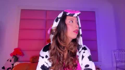 littlee_emma_ online show from 01/11/26, 03:55