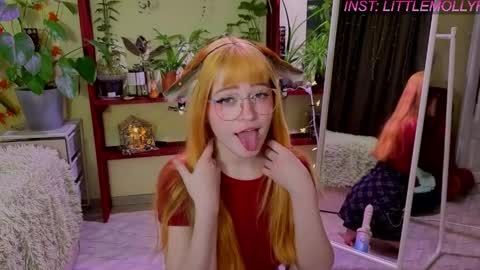 Snapshot of littlefoxyhole chatting on 04/08/26, 02:33 Molly online show from 04/08/26, 02:33