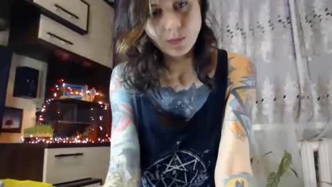 Snapshot of littlehappines chatting on 02/01/25, 05:47 littlehappines online show from 02/01/25, 05:47