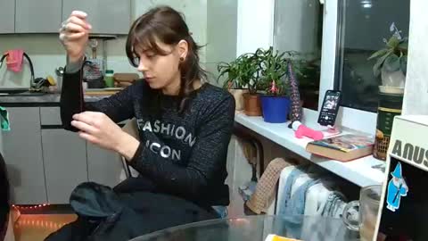 Snapshot of littlehappines chatting on 02/24/26, 04:27 littlehappines online show from 02/24/26, 04:27