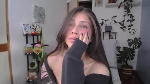 Snapshot of littlelaksmi chatting on 06/19/26, 10:13 Laksmi online show from 06/19/26, 10:13