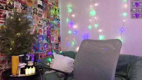 LillleLinn online show from 12/21/25, 05:09