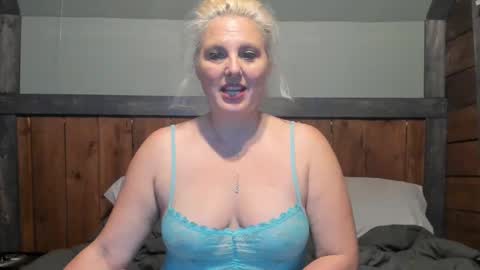 lisanixs online show from 03/08/25, 03:45