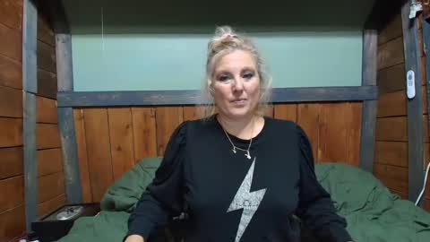 lisanixs online show from 10/07/25, 05:10