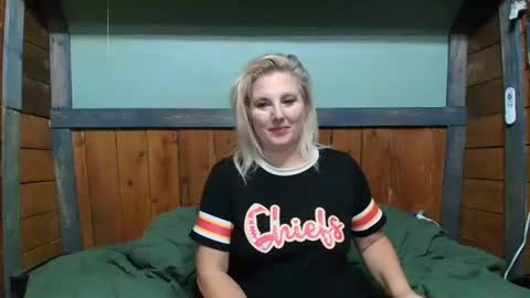 lisanixs online show from 10/20/25, 12:55