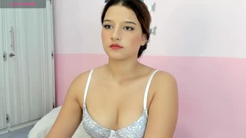 Snapshot of littlemelodii18 chatting on 12/09/24, 09:05 MELODY online show from 12/09/24, 09:05