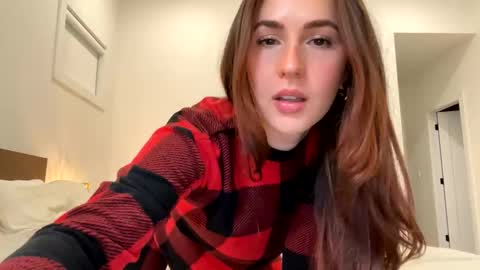 Snapshot of littlemissmia222 chatting on 12/23/24, 01:29 Mia online show from 12/23/24, 01:29