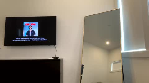 Snapshot of littlemissmia222 chatting on 02/03/25, 08:03 Mia online show from 02/03/25, 08:03