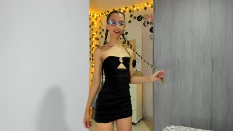 Luna online show from 11/25/25, 11:49