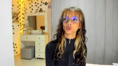 Luna online show from 02/06/26, 11:19