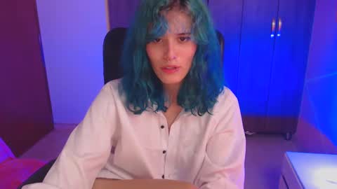 LAUREN online show from 10/14/25, 02:01