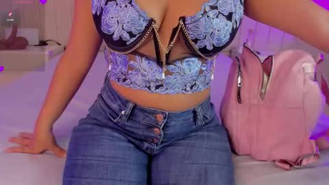 im olivia IG littleolivia01 online show from 01/14/26, 12:55