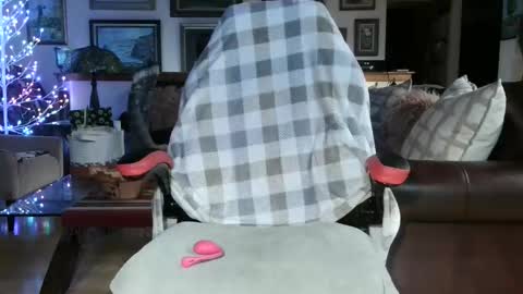 Miss D   Shows Mon Wed  Fri online show from 11/15/25, 12:19