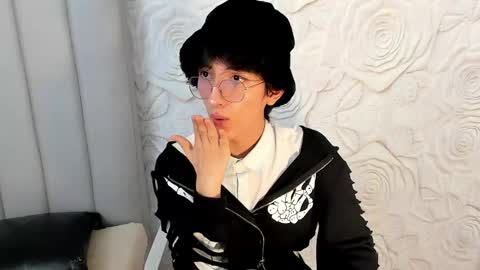 Snapshot of littleprince_ chatting on 05/12/26, 06:21 PRINCE online show from 05/12/26, 06:21
