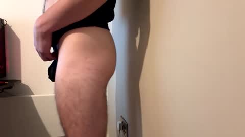 Snapshot of littleprincegotkinky chatting on 09/30/25, 10:48 yettobebroken online show from 09/30/25, 10:48