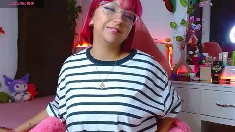 Snapshot of littlerouse_ chatting on 11/24/25, 02:44 Ruby Rouse online show from 11/24/25, 02:44