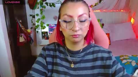 Snapshot of littlerouse_ chatting on 02/17/26, 07:49 Ruby Rouse online show from 02/17/26, 07:49