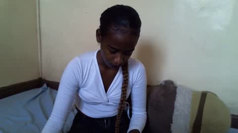 littlesandie online show from 02/14/25, 05:51