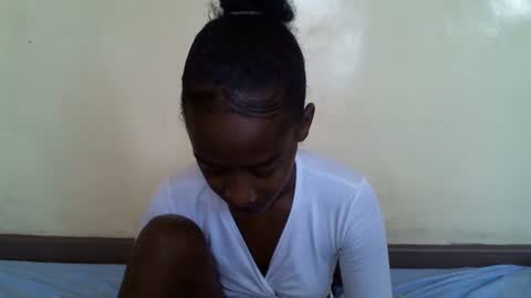 littlesandie online show from 02/18/25, 05:53